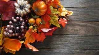 秋の実を使った花の飾り方｜初心者向けのアレンジのコツとポイント&花材の知識